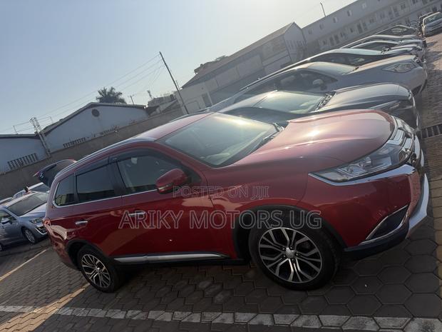 Nissan X-Trail 2.0 Petrol AWD 2017 Red