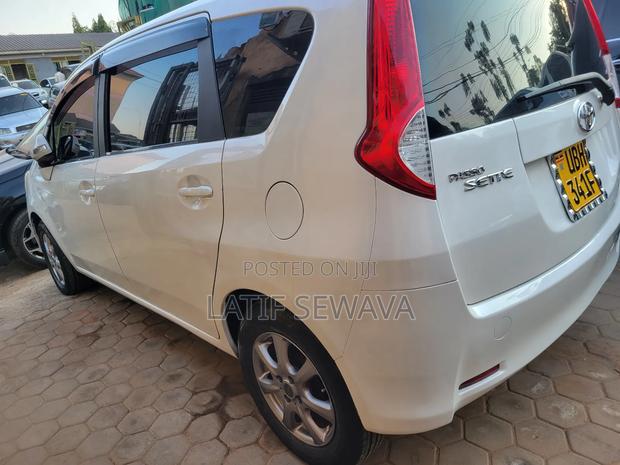 Toyota Passo Sette 1.5 FWD 2010 White