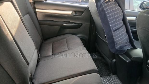 Toyota Hilux 2018 Silver