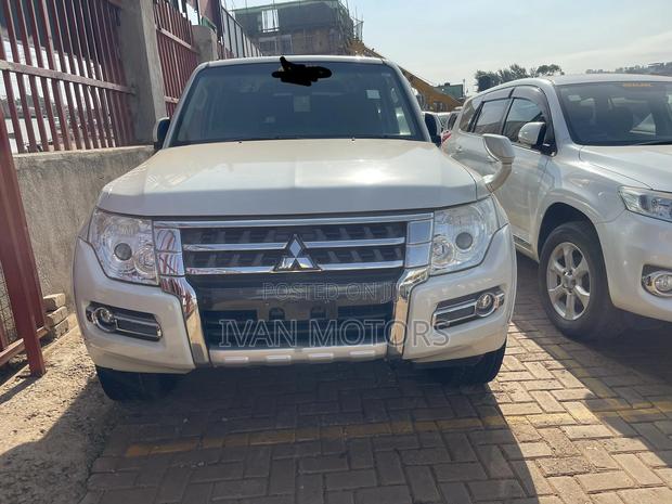 Mitsubishi Pajero 2014 White