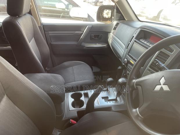 Mitsubishi Pajero 2014 White