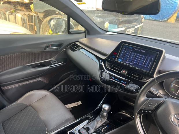 Toyota RAV4 LE FWD (2.5L 4cyl 6A) 2017
