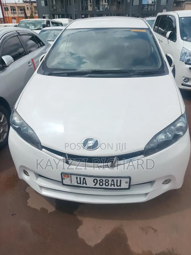 Toyota Wish 2010 White