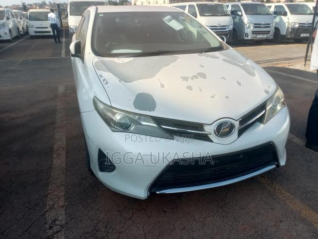 Toyota Auris 2013 White