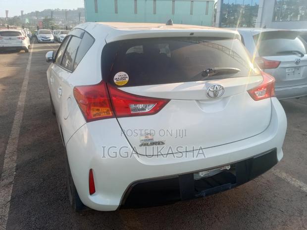 Toyota Auris 2013 White