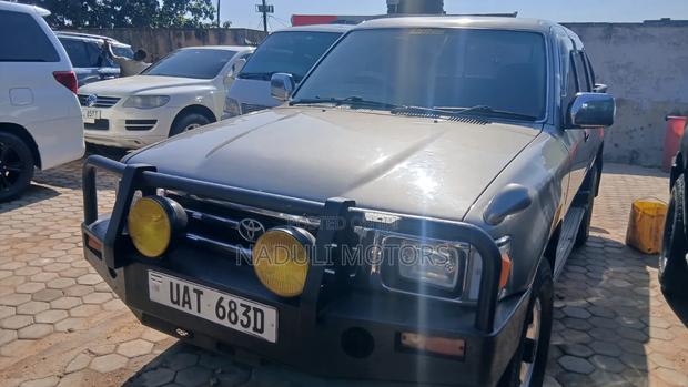 Toyota Hilux 2002