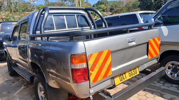 Toyota Hilux 2002