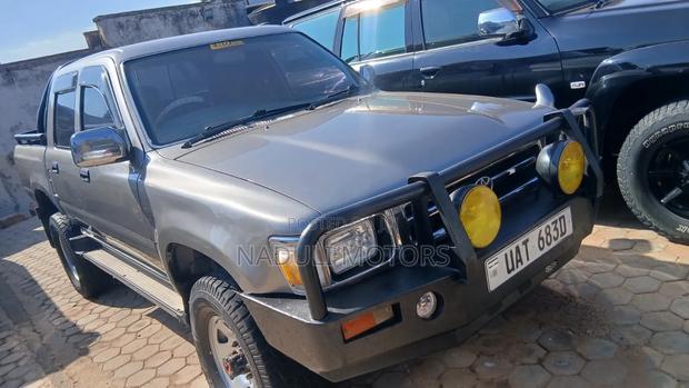 Toyota Hilux 2002