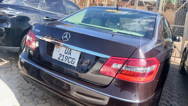 Mercedes-Benz E300 2011