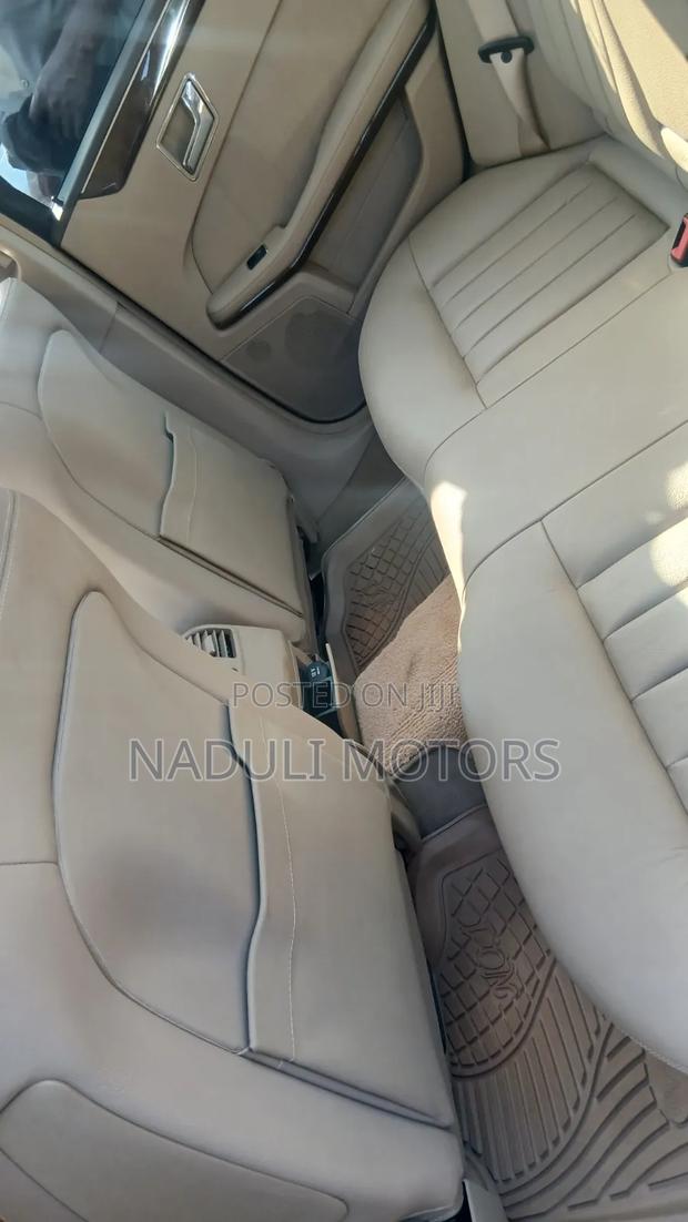 Mercedes-Benz E300 2011