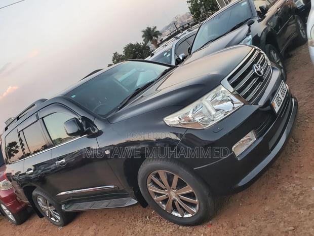 Toyota Land Cruiser 2015 Black