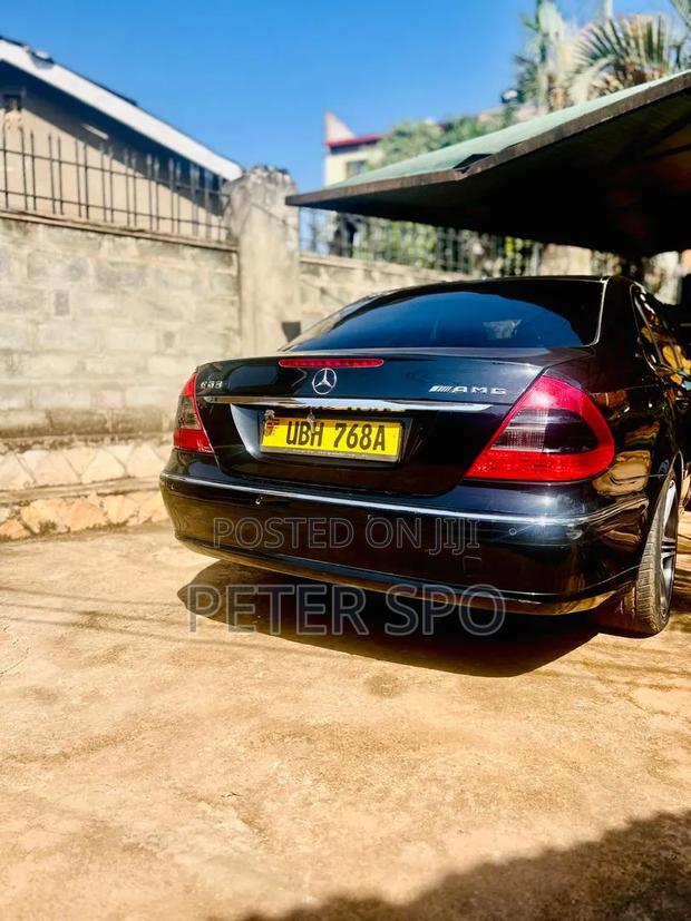 Mercedes-Benz E300 2007 Black