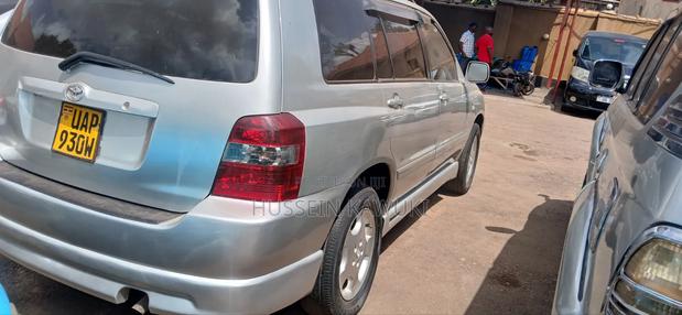 Toyota Kluger 2006 Silver