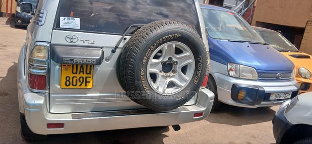 Toyota Land Cruiser Prado 2000 Silver