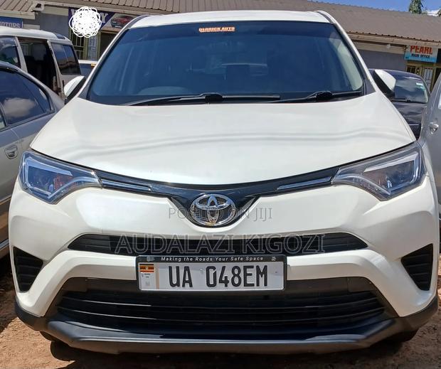 Toyota RAV4 2016 White