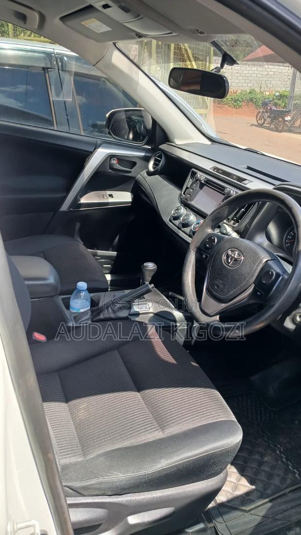 Toyota RAV4 2016 White