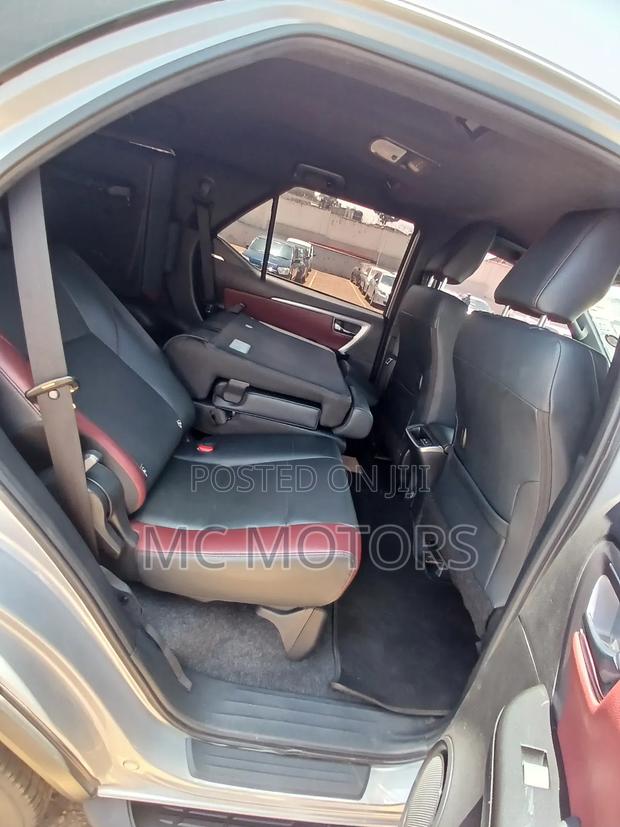 Toyota Fortuner 2021 Silver