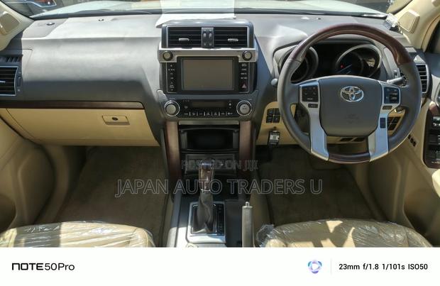 Toyota Land Cruiser 2017 White
