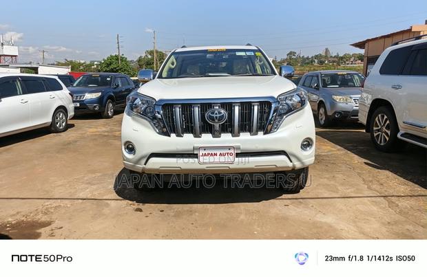 Toyota Land Cruiser 2017 White