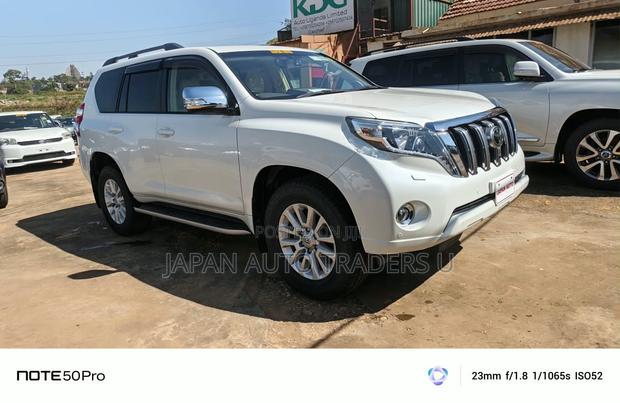 Toyota Land Cruiser 2017 White