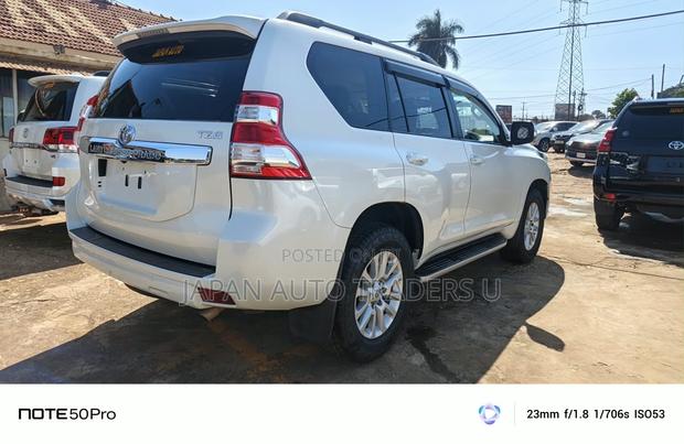 Toyota Land Cruiser 2017 White