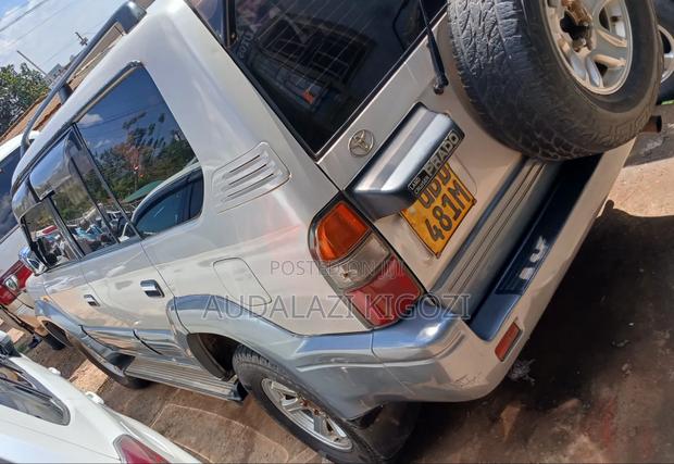 Toyota Land Cruiser Prado 2001 Silver