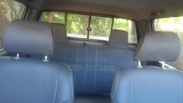 Toyota Hilux 2001 Black