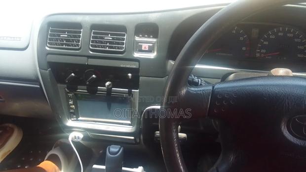 Toyota Hilux 2001 Black