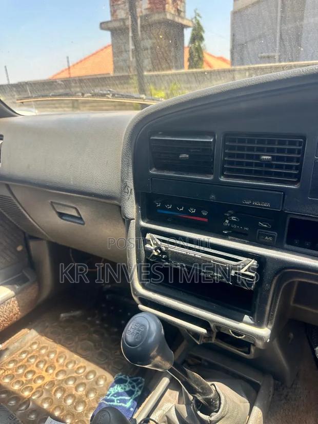 Toyota Hilux 1996 Gray