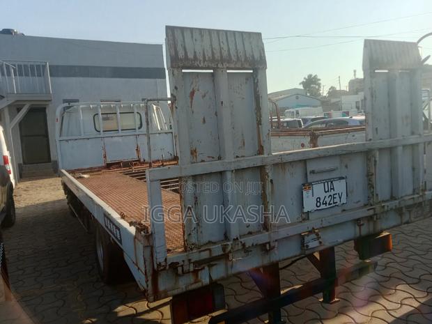 Mitsubishi Canter 1995 Maroon