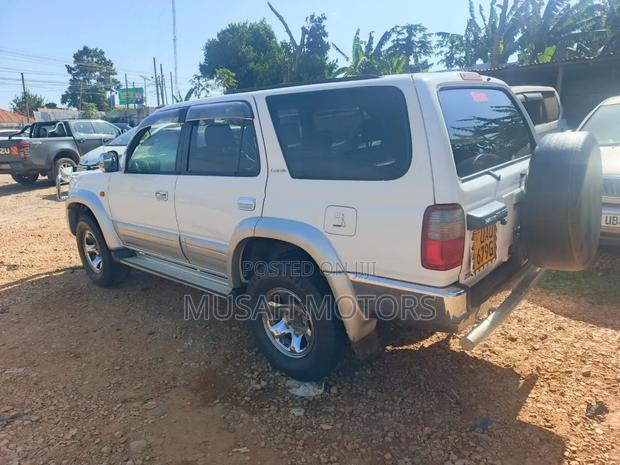 Toyota Hilux Surf 2.7 SSR 2004 White