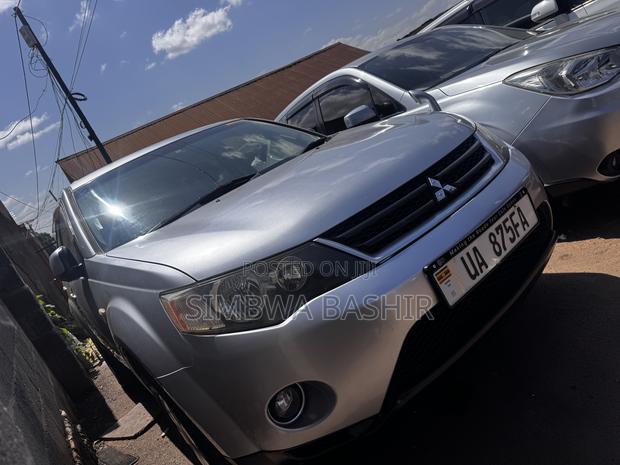 Mitsubishi Outlander 2012 Silver