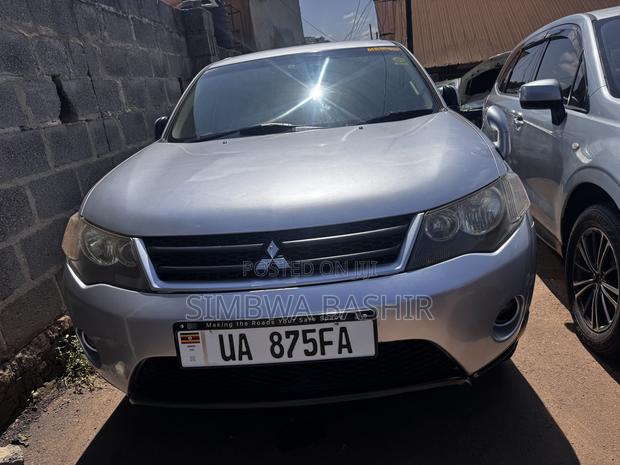 Mitsubishi Outlander 2012 Silver