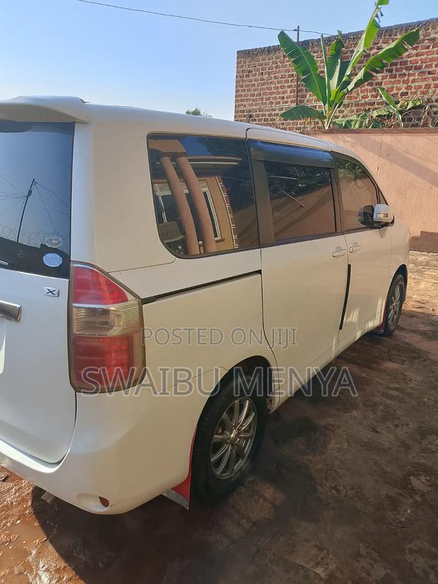 Toyota Noah 2009 White
