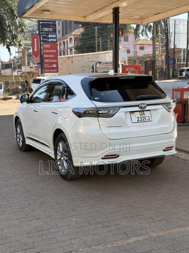 Toyota Harrier 2.0 2016 White