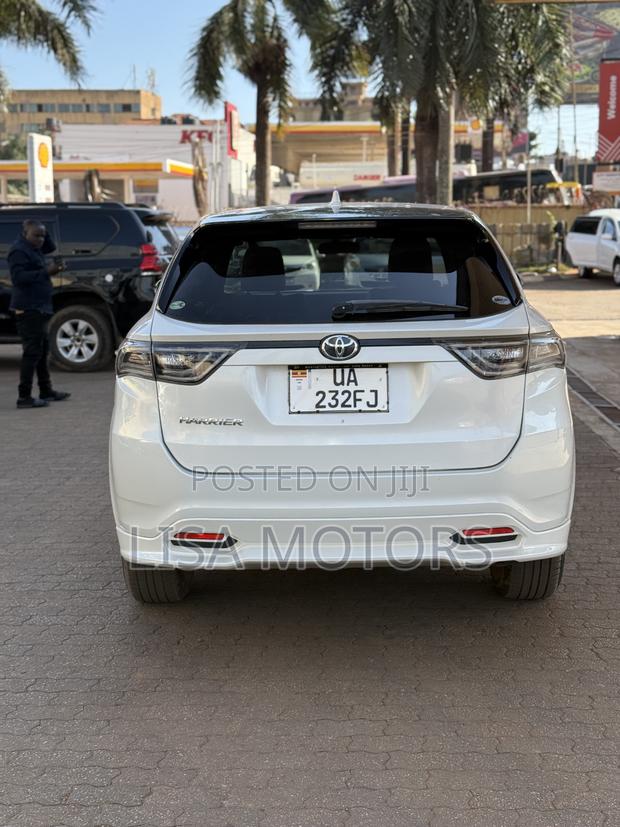 Toyota Harrier 2.0 2016 White
