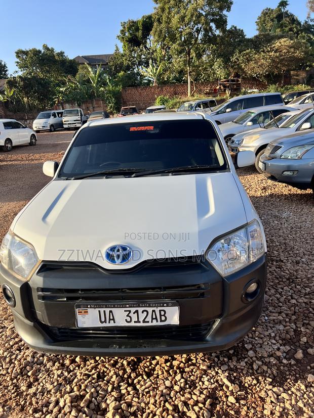 Toyota Probox 1.5 Hybrid DX 2019 White