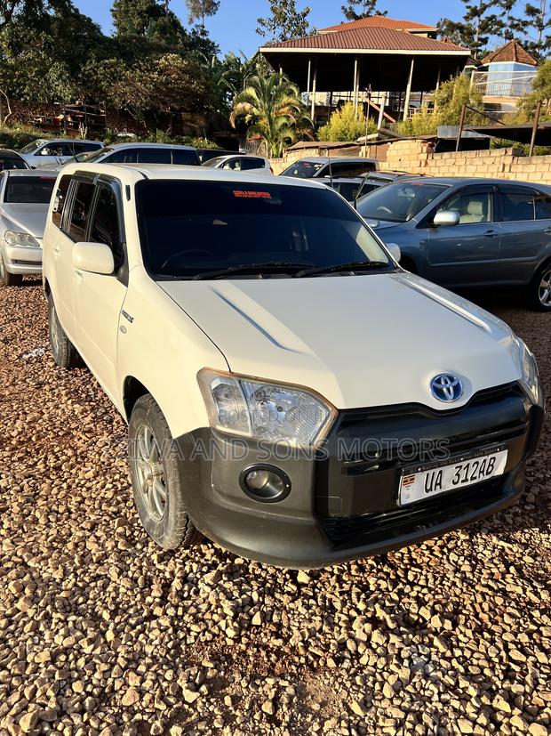 Toyota Probox 1.5 Hybrid DX 2019 White
