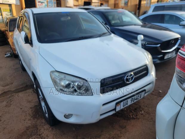 Toyota RAV4 2008 White