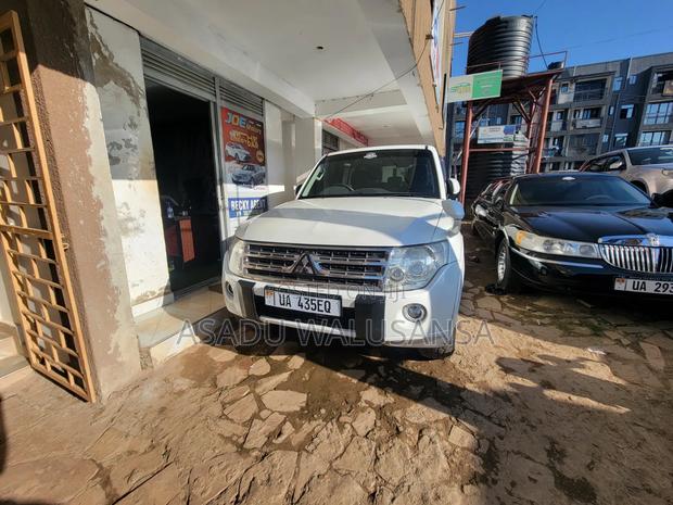 Mitsubishi Pajero 2015 White