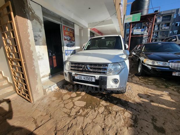 Mitsubishi Pajero 2015 White