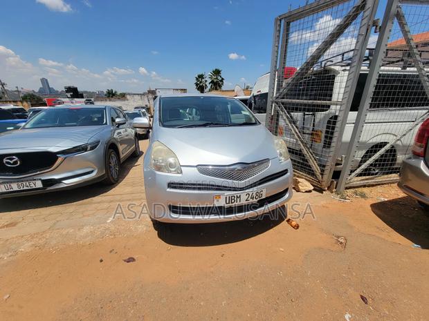 Toyota Ractis 2011 Silver