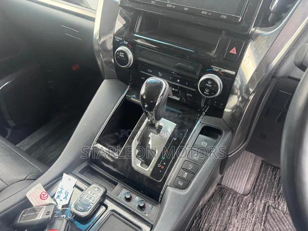Toyota Alphard 2.5 Petrol AWD 2020 White
