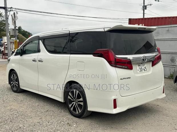 Toyota Alphard 2.5 Petrol AWD 2020 White