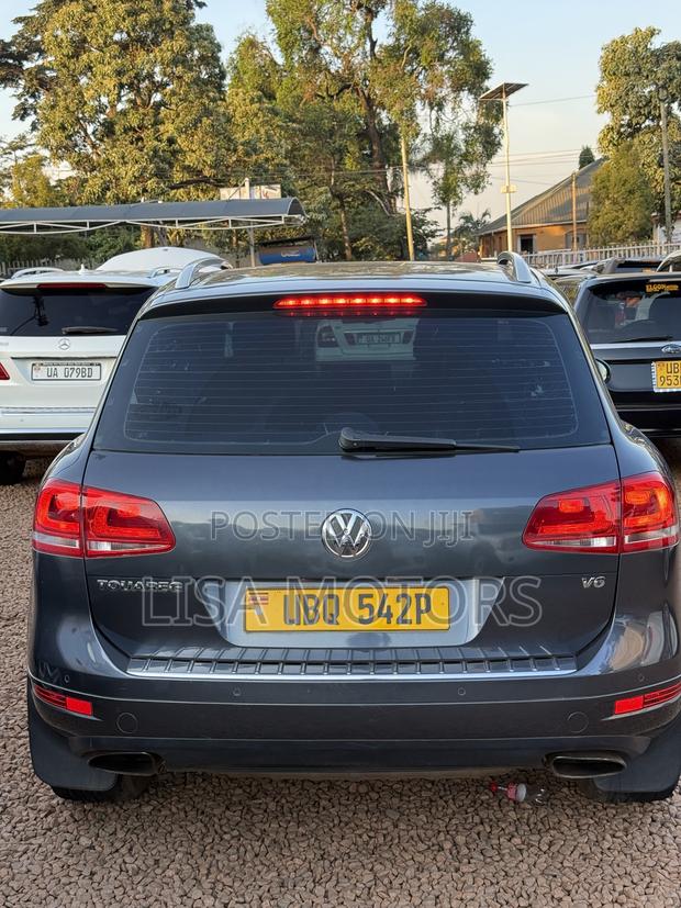 Volkswagen Touareg V6 Sport 2013 Gray