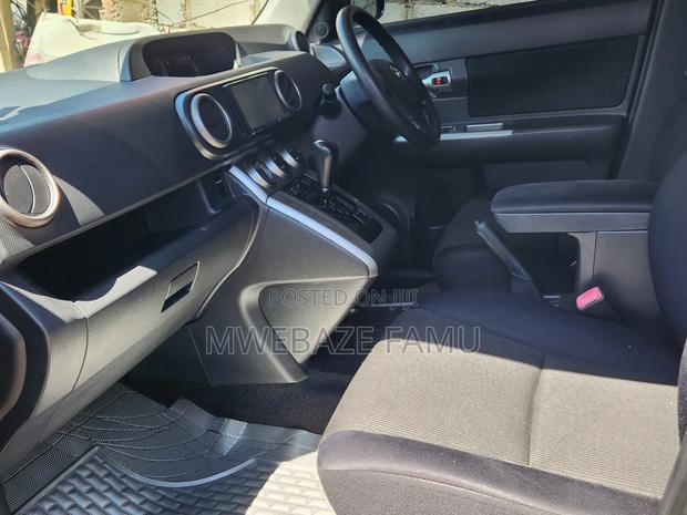 Toyota Corolla Rumion 2011