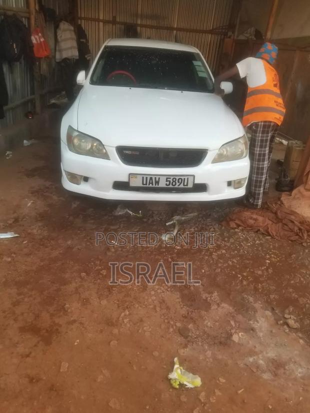 Toyota Altezza 2000 White