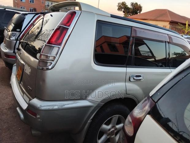 Nissan X-Trail 2002 Gray