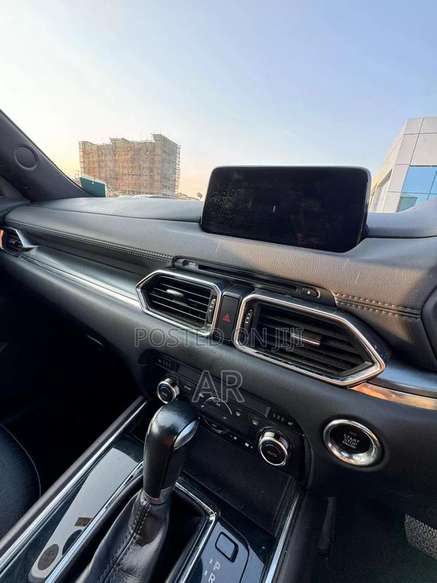 Toyota Harrier 2.0 2016 Black