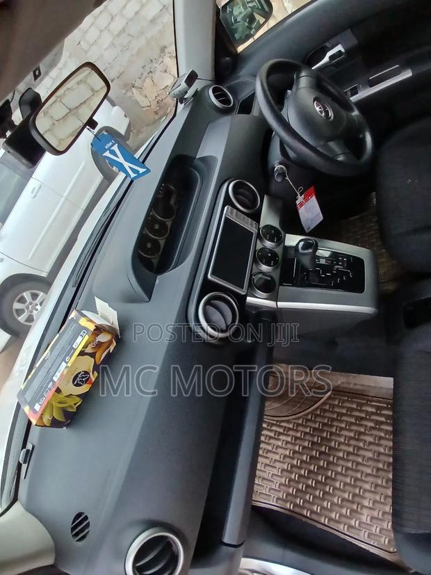 Toyota Corolla Rumion 2011 Silver